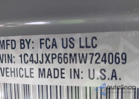 2021 Jeep Wrangler 4Xe Unlimited Sahara 4X4 z USA, uszkodzony, nr VIN 1C4JJXP66MW724069